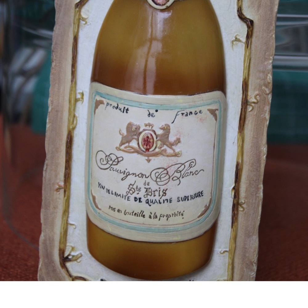 Mary Beth Zeitz Sauvignon Blanc Wine Bottle 3D Wall Plaque Resin Decor 10 inch - Picture 3 of 8